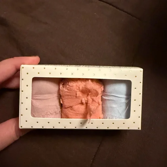 Jilly Box Luxe Ribbons - Picture 3 of 5